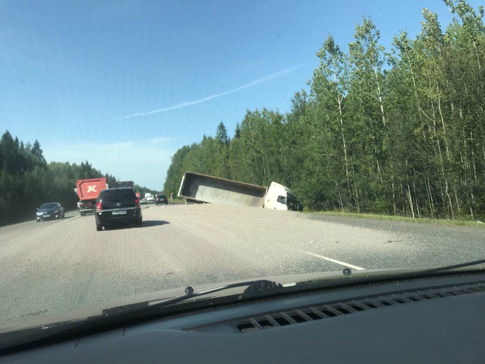 В ДТП с большегрузом на «Скандинавии» погиб человек (2)