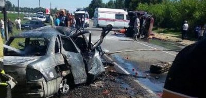 Двое взрослых и подросток погибли в ДТП на Кубани