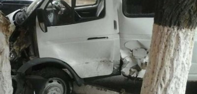 В ДТП с маршруткой в Астрахани пострадали пассажиры