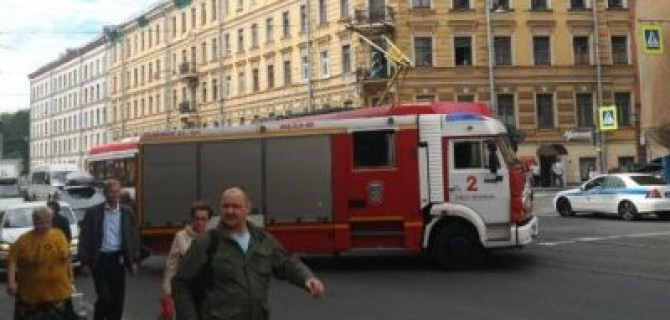 Пожарная машина попала в ДТП в Петербурге