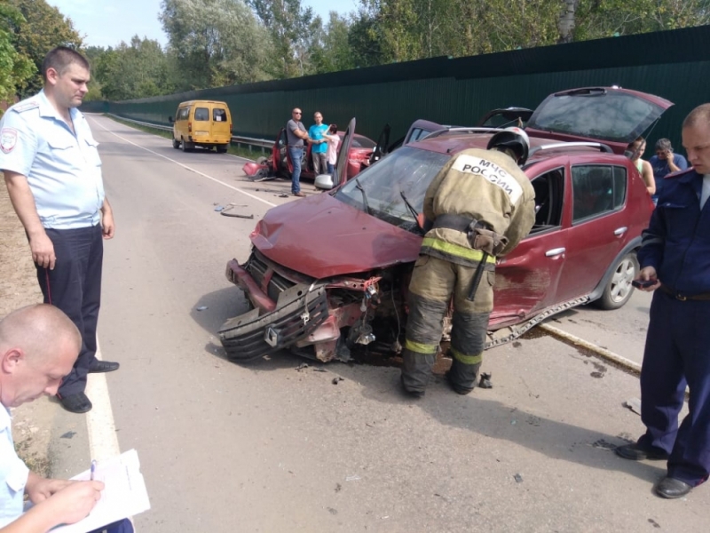 Шесть человек пострадали в тройном ДТП в Тульской области (2)