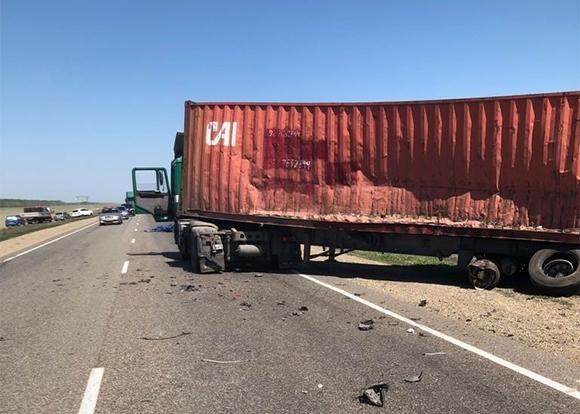 В массовом ДТП на Кубани погиб человек (3)