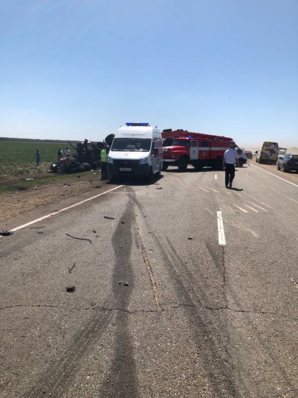 В массовом ДТП на Кубани погиб человек (2)