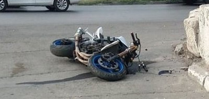 В Ростове мотоциклист сбил пешехода – погибли три человека