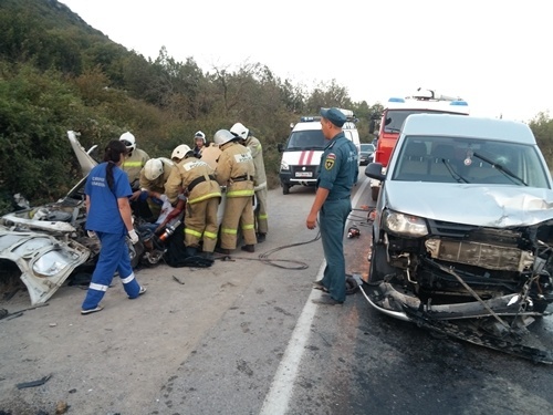 В ДТП под Судаком погиб человек (2)