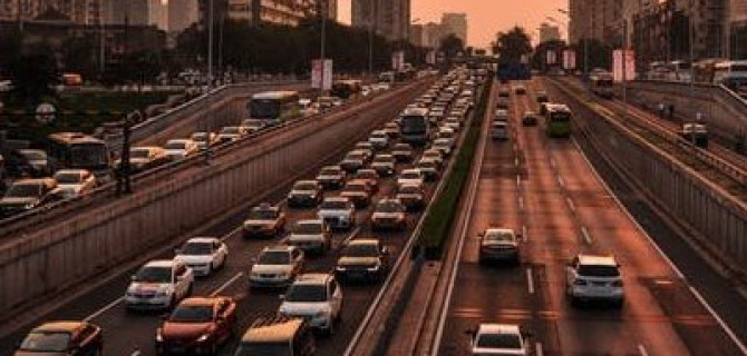 Сколько в России всего легковых автомобилей и в каких регионах их больше