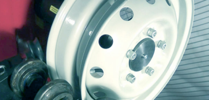 Когда стоит делать ремонт автомобильных дисков