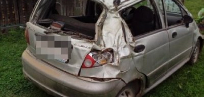 8-летний ребенок пострадал в опрокинувшейся машине в Тверской области