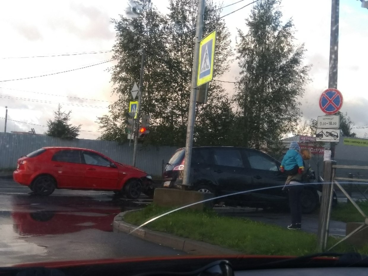 Женщина и ребенок пострадали в ДТП в Колпино (1)