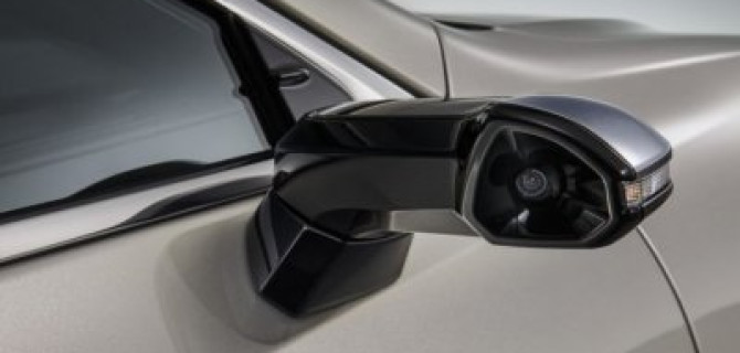 Серийный Lexus ES получит мониторы и камеры вместо боковых зеркал