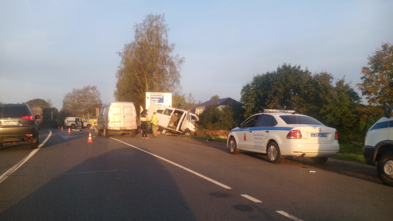 Четыре человека погибли в ДТП с грузовиком в Ленобласти (1)
