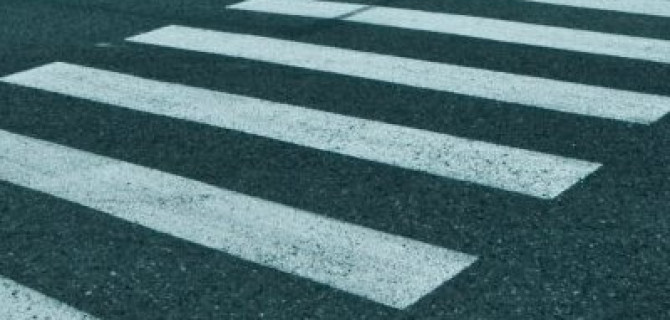 В Петербурге иномарка сбила двух женщин на переходе