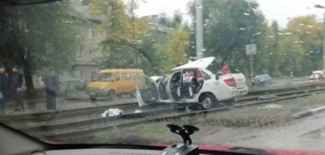 Водитель такси погиб в ДТП в Ульяновске