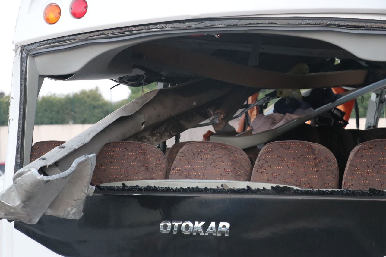 В Турции перевернулся автобус со школьниками 4