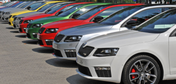 На 1000 россиян приходится 297 легковых автомобилей