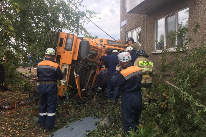 В Уфе грузовик насмерть сбил девочку (1)