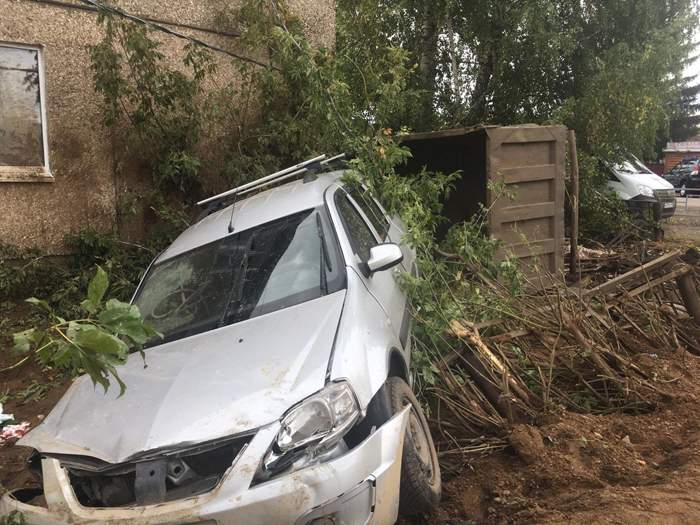 В Уфе грузовик насмерть сбил девочку (2)