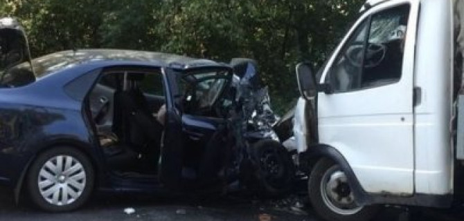 В Татарстане в лобовом ДТП погибла пассажирка иномарки