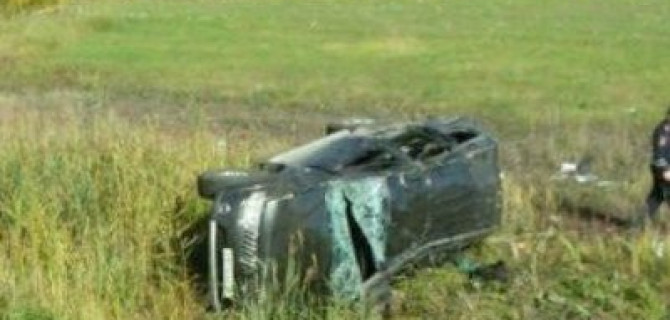 Под Омском в ДТП с опрокинувшейся иномаркой погиб человек