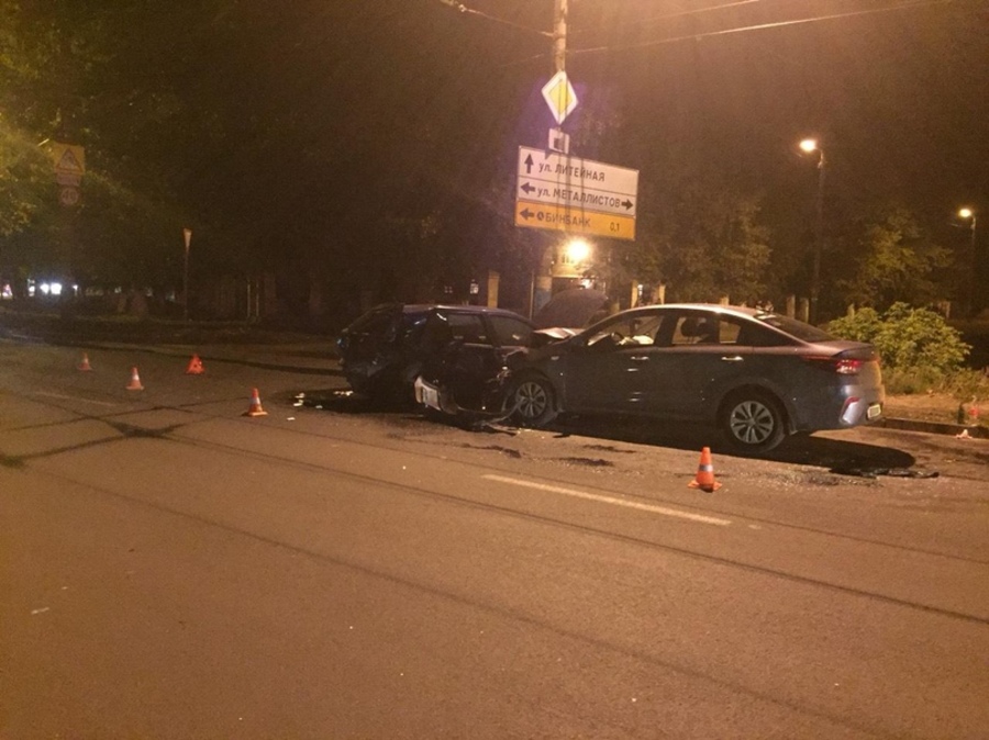 В Брянске пьяный водитель иномарки устроил ДТП