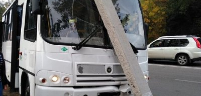 Два пассажира автобуса пострадали в ДТП в Аксае