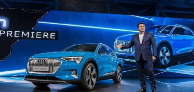 Audi представила в Париже свой первый кроссовер «на батарейках»