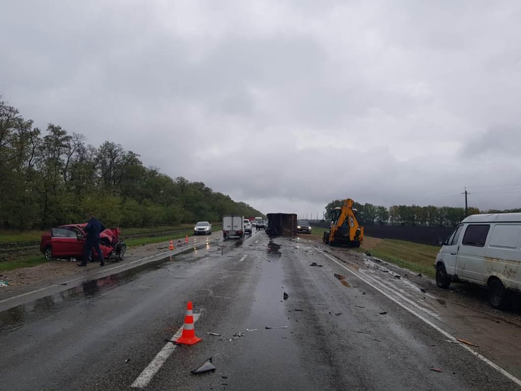 Женщина-водителя погибла в ДТП с КамАЗом в Новокубанском районе (2)