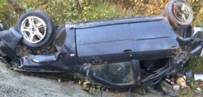 Под Брянском в перевернувшейся иномарке погиб молодой водитель