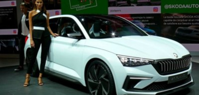 Обновлённая Skoda Rapid: теперь — гибридная