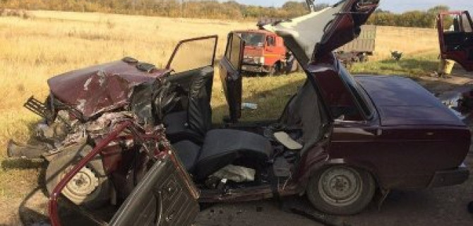 Водитель ВАЗа погиб в ДТП в Курской области
