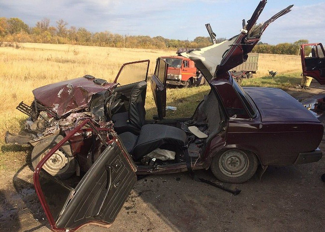 Водитель ВАЗа погиб в ДТП в Курской области (1)