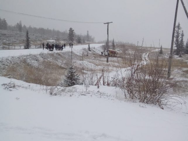 В Якутии опрокинулся автобус с пассажирами