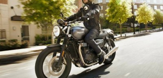 Обновлён бюджетный родстер Triumph Street Twin