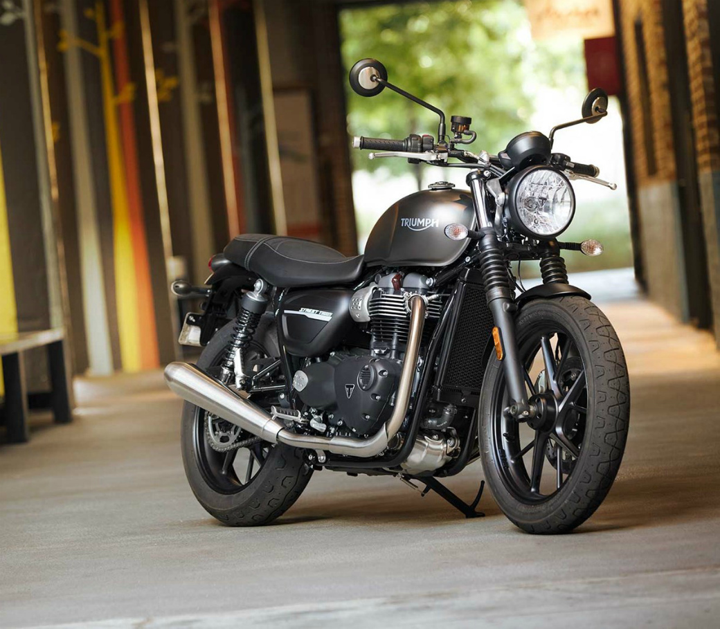 Обновлён бюджетный родстер Triumph Street Twin триумф 2
