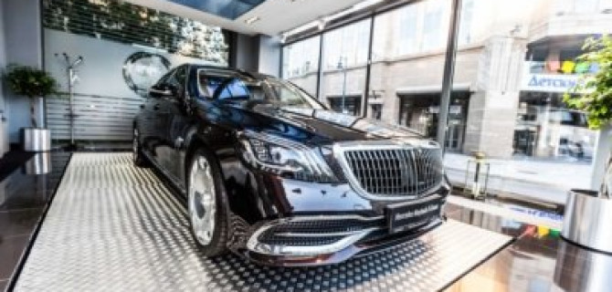 Первый двухцветный Mercedes-Maybach уже в АВИЛОН Воздвиженка!