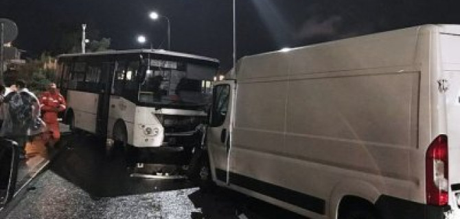 Четыре человека пострадали в ДТП с автобусом в Сочи