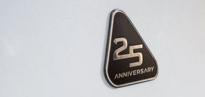  25 лет назад появился первый кроссовер: Toyota выпустила юбилейную версию RAV4