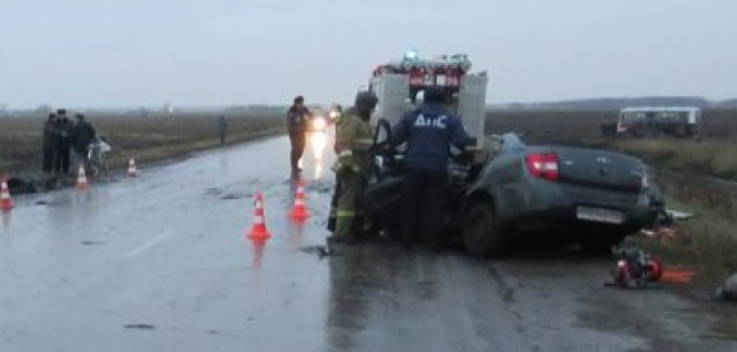 В ДТП с автобусом в Свердловской области погибли два человека