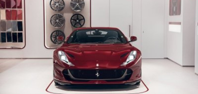 Ferrari 812 Superfast признан лучшим суперкаром года