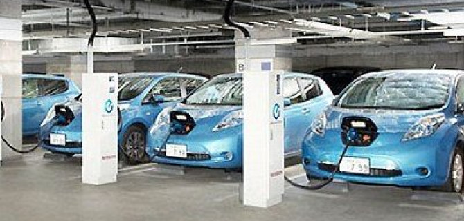 В Германии начали забирать электричество из электромобилей обратно