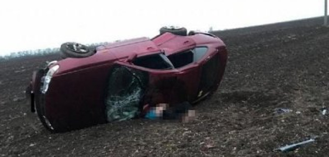 Водитель опрокинувшейся иномарки погиб в Павловском районе Краснодарского края
