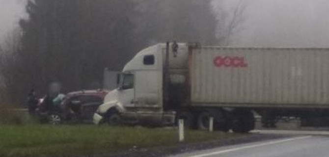 Женщина-водитель пострадала в ДТП с фурой в Ленобласти