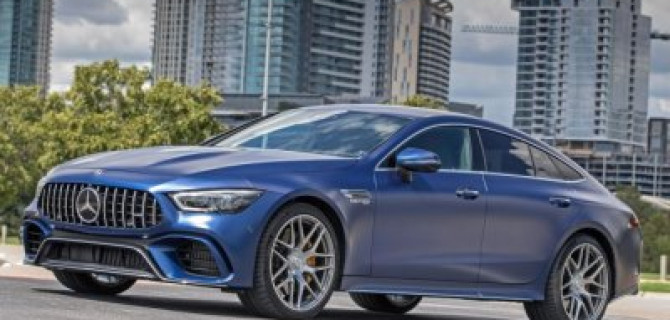 Стали известны российские цены на Mercedes-AMG GT