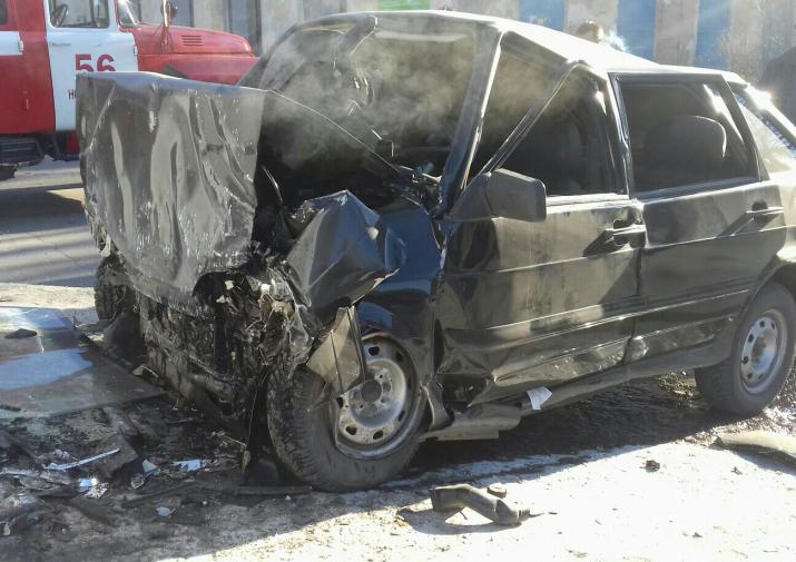 В Кимовске ВАЗ врезался в монумент – водитель погиб