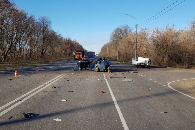 Мужчина погиб в тройном ДТП в Курской области