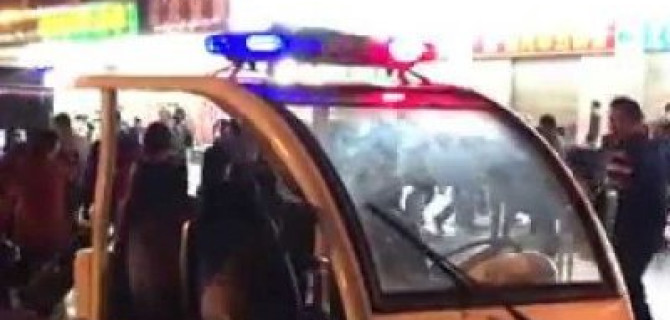 В Китае автомобиль врезался в толпу школьников – погибли пять человек