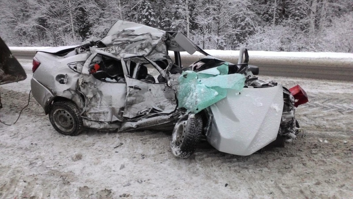 Женщина погибла в ДТП с бензовозом в Прикамье (2)