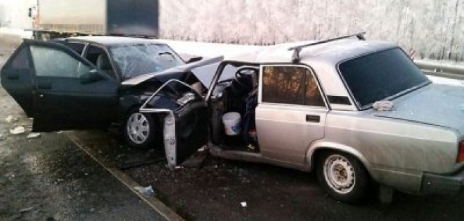 Четыре человека пострадали в ДТП в Александро-Невском районе