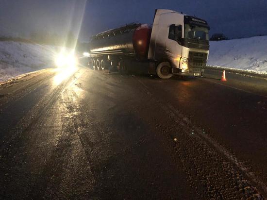 20-летний водитель без прав погиб в ДТП в Тульской области