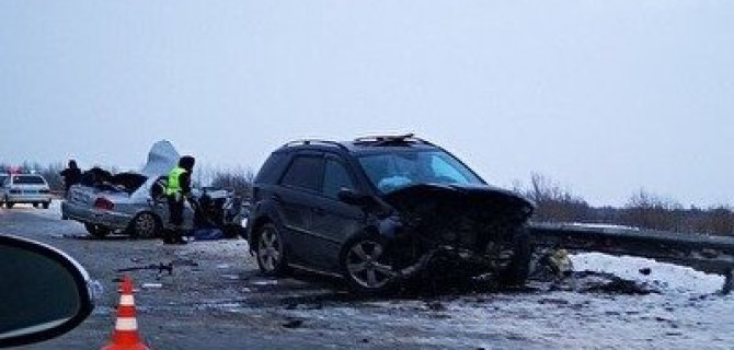 Два человека погибли в ДТП на подъезде к Сургуту